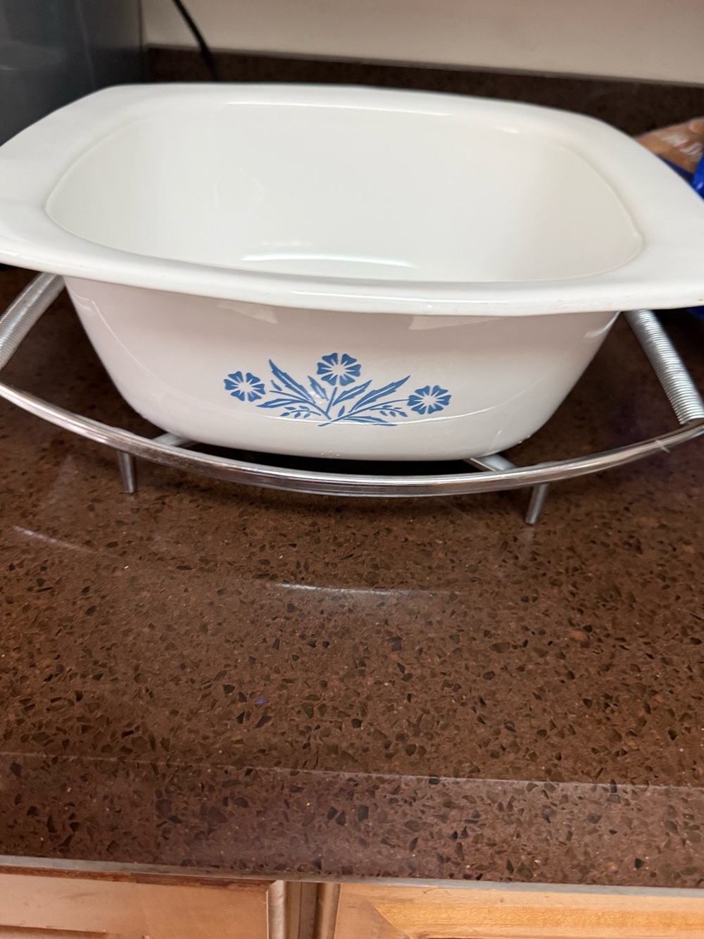 Vintage corning ware P – 34 – B Dutch oven cornflower blue 4 quarts with server